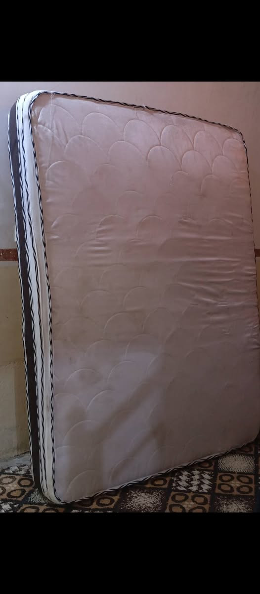 دوشك جرباية عراقي للبيع مستخدم شهر واحد حجمة الطول 180 والعرض 150 
السعر 150 وبي مجال


**إذا كنت صاحب هذا الإعلان وتريد حذفه لأي سبب، رجاءا أرسل رسالة إلى الدعم الفني**