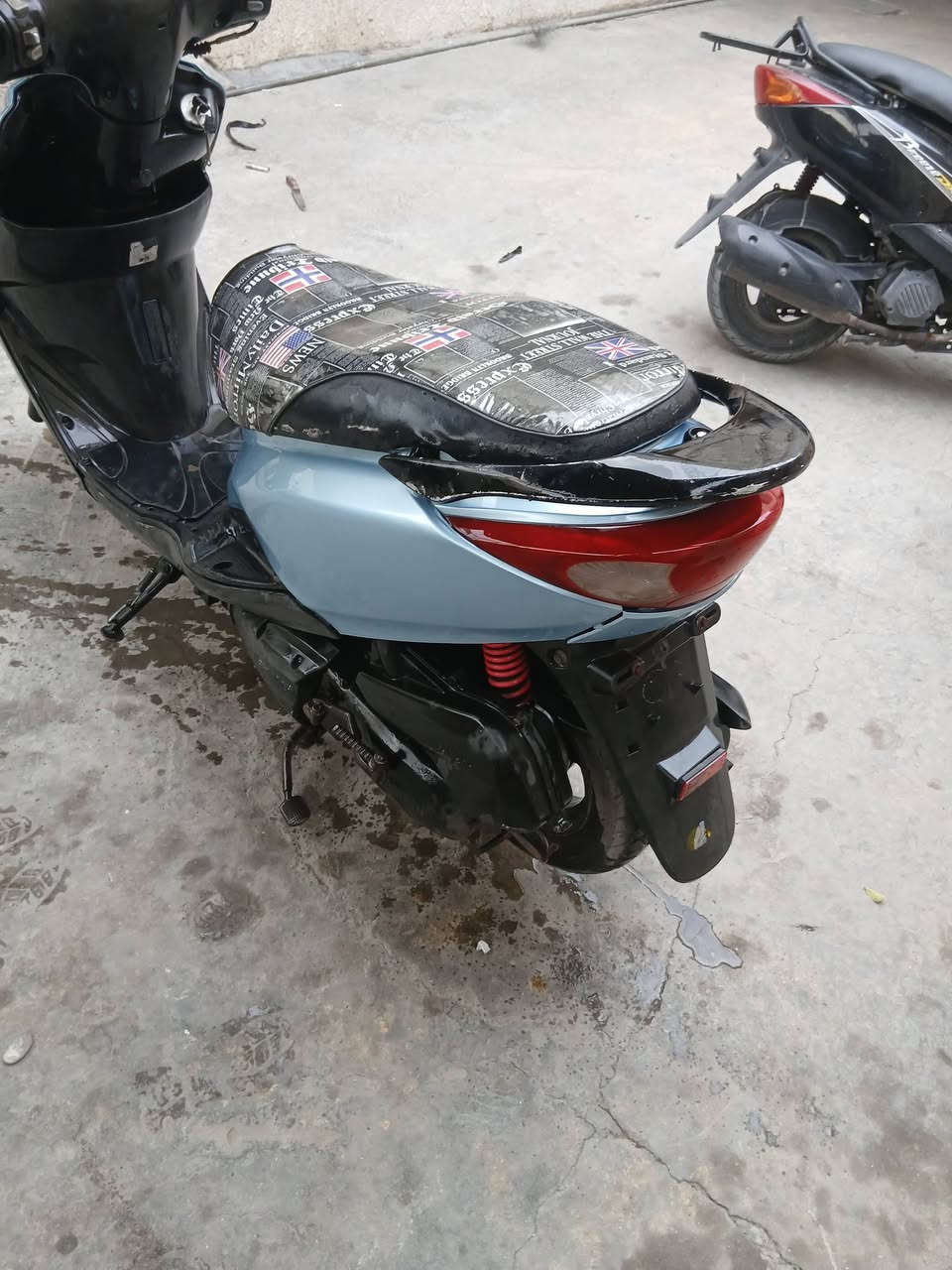 دراجة بريز لايت ناصي نضيفة كاملة وخير من الله
مكاني حي العامل السعر ٤٠٠ بيه. مجال حك الجية 
***********
