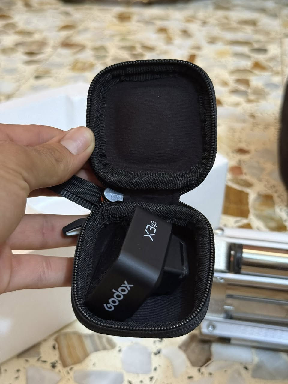 اضائه AD600 Pro ii
تريكر x3 
سوفت 90
استاند سل ستيل 
جديد ممستخدم ولامره جبته وبس فتحته كراتين كامله موجوده وحته الوصل موجود 
سعره 850 
صار عليه 980 

مكاني كربلاء 
***********
