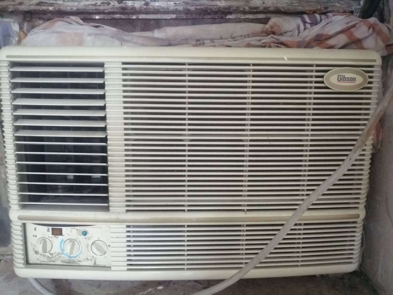 سلام عليكم تباريد عدد ثنين جدد شغالات كاملات هنه وجوزات وجهاز الحمايه مالتهن سعر الواحد 250  *********** مكان شيخ حمد
