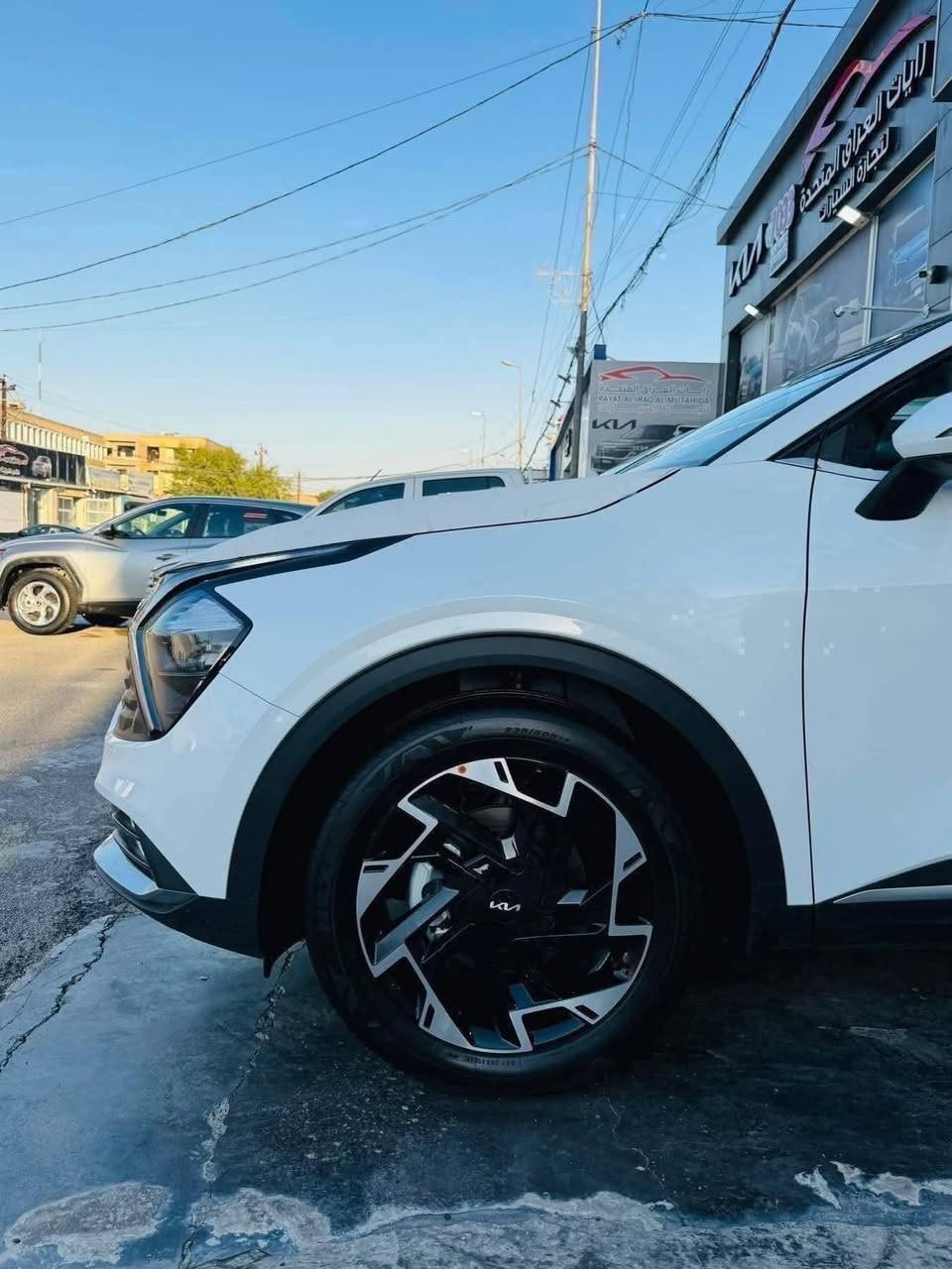 .  {.♥️مجموعه الملك لتجارة السيارات الحديثة ♥️.}

🔥🩵اقوى العروض ل كيا سبورتج 2025 فول 1/1 🔥🩵

              .✅🔥العروض نار و الاسعار نار 🔥✅

الاسعار شامل اللوحات المروريه بغداد 

🩵كيا سبورتاج 2025 زيرو  🩵‏ الي هوه نوعين 

1️⃣كيا سبورتج 2025 فول 1/1 بانوراما 

اليكم التفاصيل الآتية:👇🏻. قماره بانوراما

♥️ الموديل🔥 2025 🔥
♥️🔥قمارة بانوراما و قماره حديد الفئتين موجودات🔥 
♥️ سعة المحرك 2.0L
♥️ مرتبط بناقل حركة أوتو 6 نمر
♥️ عدد AIR BAG 2 
♥️ حساسات أمامية و خلفيه 
♥️ لايت زينون + LED ونشره لكزز لد 
♥️ كشافات  اماميه زنون 
♥️ بك لايت LED
♥️ حجم الاطار ويل كاب كروم 19  
♥️ 4 دسك
♥️ ماسحة خلفية
♥️ اريل نفكيتر 
♥️ مفتاح التشغيل بصمة و تشغيل عن بعد 
♥️ فتح الصندوق كهرباء 
♥️ شاشة Apple Car play
♥️ كاميرا دوارة
♥️ الانارة الداخلية LED
♥️ حركة المقاعد الأمامية كهرباء
♥️ تدفئة المقاعد الأمامية 
♥️ تدفئة المقود
♥️ مثبت السرعة Cruise
♥️ المودات والأوامر الصوتية
♥️ أوضاع القيادة  Drive Mode 
♥️ حساسات ضغط اطارات 
♥️ مقود جلد حياكة 
♥️ شفتات ستيرن 
♥️تبريد بيانو شاشة
♥️قطعتين تبريد 
♥️ ا ABS 
♥️سايد بريك بصمه ا Auto Hold   أوتو هولد
♥️ نظام مانع الانزلاق
♥️ نظام نزول المنحدرات 
♥️ اشارة في المرايا الجانبية رادار 🔥
♥️ مخرج منفذ الطاقة ⚡
♥️شاحن هاتف Wireless 
 💵 السعر نار 🔥🔥

الاسعار شامل اللوحات المروريه بغداد  ‼️رقم بغداد ‼️
        
العنوان⬅️بغداد ⬅️ الكريعات ⬅️نهايه شارع المعارض 

اوقات الدوام > من الساعة 10 صباحاً الى 10 ليلاً 
يتوفر عدنا بيع وشراء ومراوس 
للاستفسار  الاتصال ع الارقام التاليه 

☎️***********

☎️***********

☎️***********
