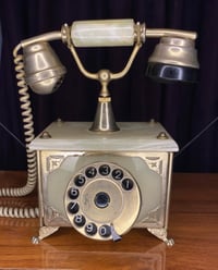 هاتف دوار • رخامي • تفاصيل نحاسية