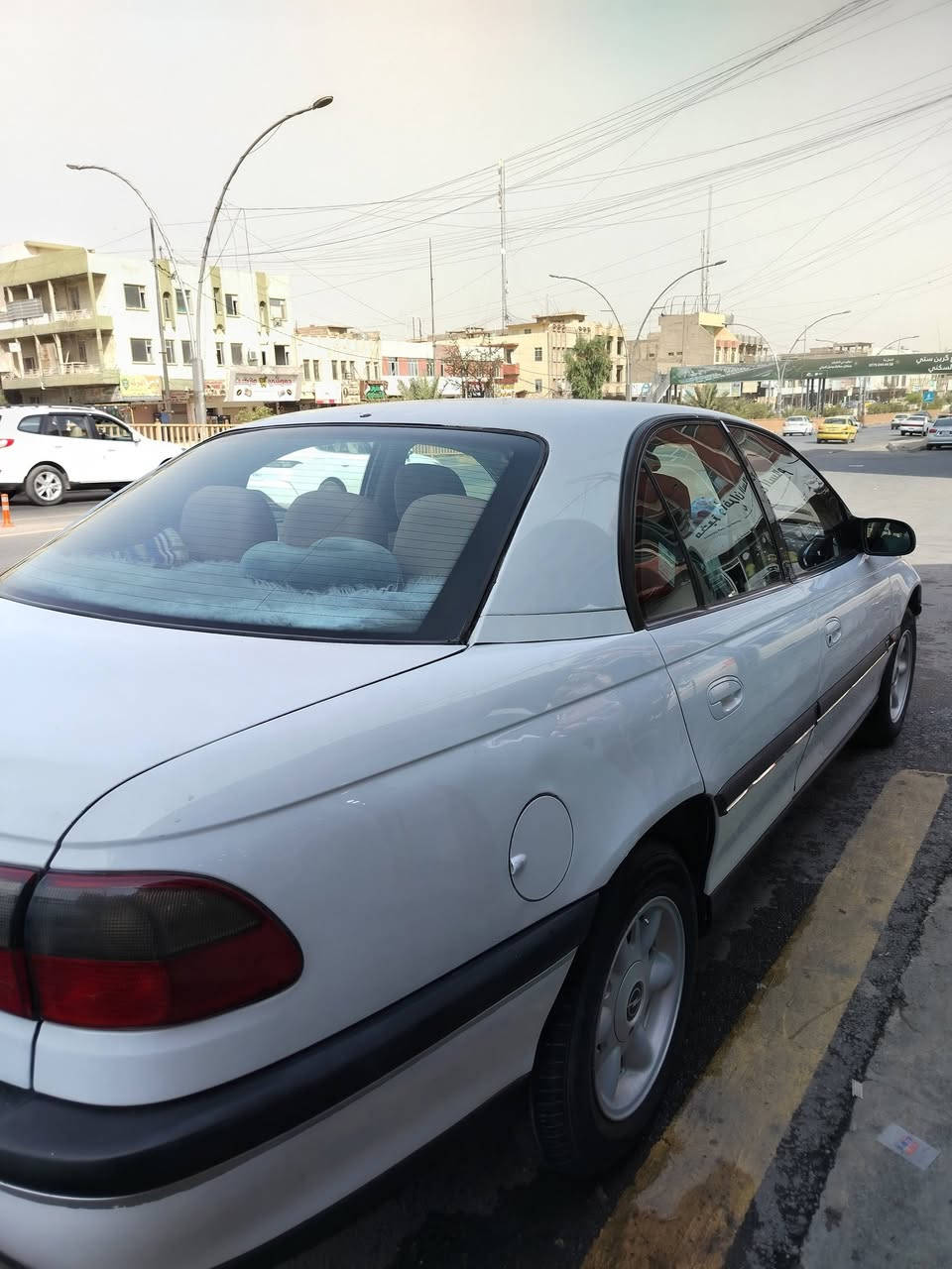 اوبل بزون نضيفه موديل 1998 تبريد شغال محرك نضيف باتري جديد تايرات جدد.... أنا الشرعي السعر اتصال... ***********.... ***********
