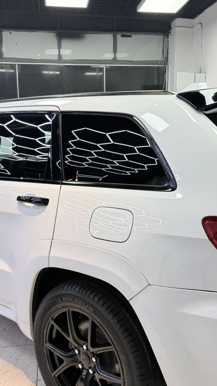 🚙 جيب شيروكي موديل 2019
🎨 اللون: أبيض
📄 الرقم: بغداد
⚠️ الحادث: 3 قطع فقط
✨ الحالة: جديدة جداً
💎 كيت كامل SRT
✅ جاهزة من جميع النواحي

💰 السعر المطلوب: 21,500 دولار أمريكي
🔁بيع او مراوس  بسيارة تاهو موديل 2021 وفوق فقط
📍 الموقع: كربلاء

📞 للتواصل:***********
