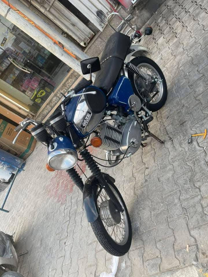 سلام عليكم ماطور 81 للبيع كله بلادي والماني كصه 2 دينمو بلادي رقم وسنويه اصولي تحويل دراجه كامله مكمله مكان بابل حله ***********
