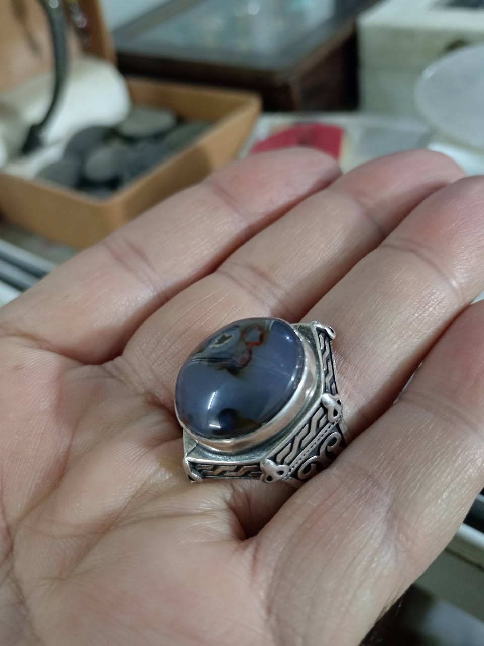 خاتم عقيق يماني مصور بسعر ٤٥ الف
العنوان كركوك /تازة ولدينا توصيل لجميع المحافظات وأي إستفسار الإتصال بالواتساب ***********
