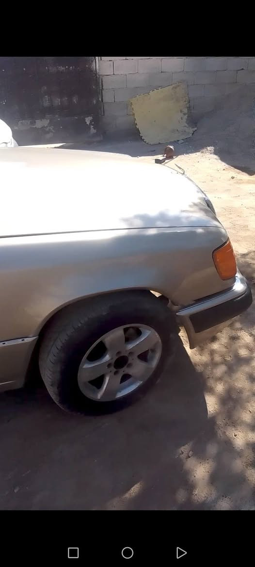 سلام عليكم مارسدس دب 1991مكينة بطة رقم بغداد مصبوغة عام معمرة جديد مكاني الشعب الثعالبة  سعر 40اوبيها مجال بسيط للستفسار ***********
