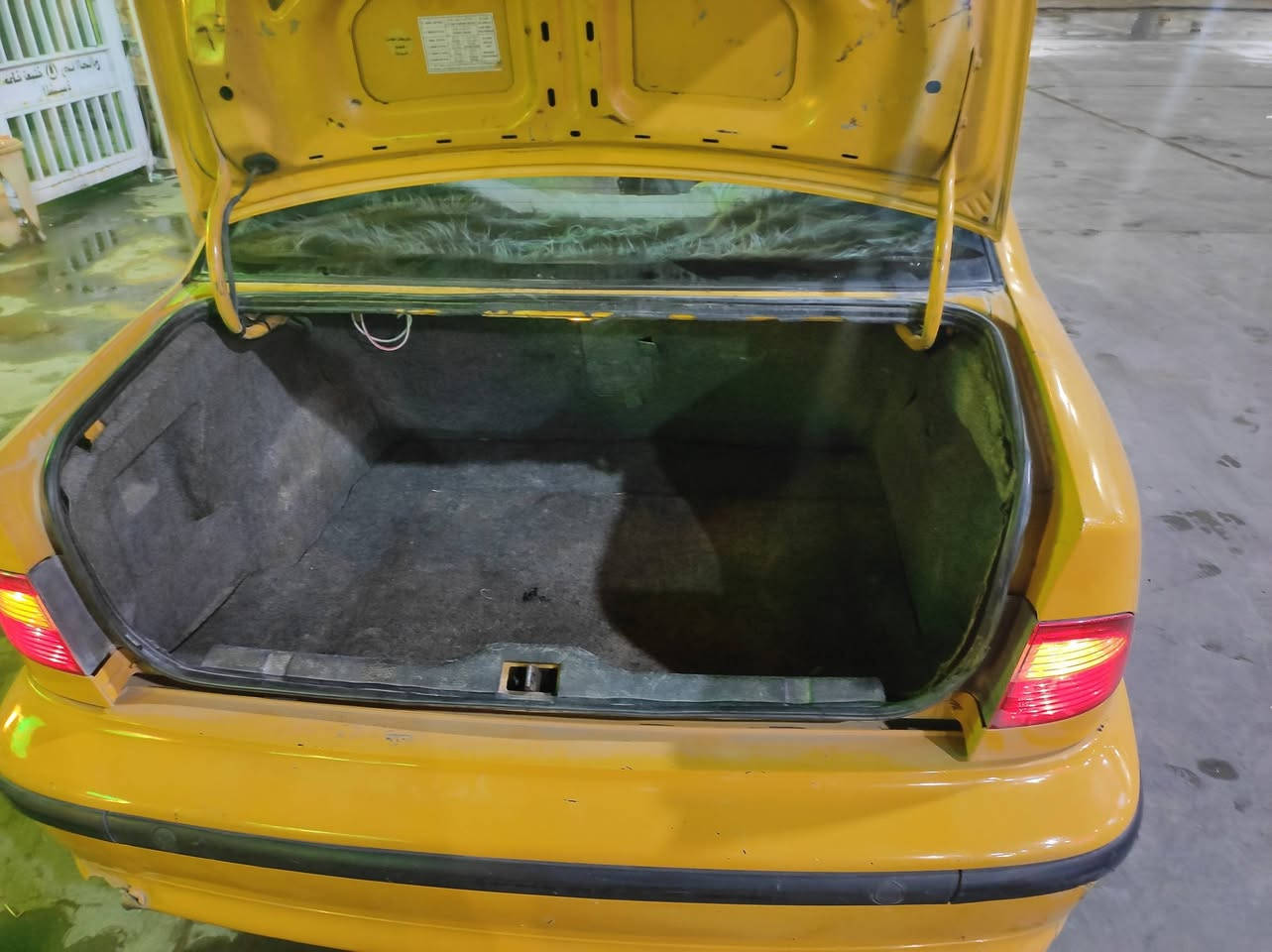 سمند مديل 13ناطقه

السيارة بيه خيط بخار لا اكثر ولا قل 

 مع العلم كير ومكينه فرنسي 
اسياره بيه قطعه وحده ابدله والباقي  ع وضع الشركه 
السيارة مال جناي ربع متصرف عليها

سيارة حلوه بمعنى الكلمة

مصفرة هيئة وغرامة بشرط تحويل 

السعر ب38 وبيها مجال مستعجل على البيع *********** 
***********
