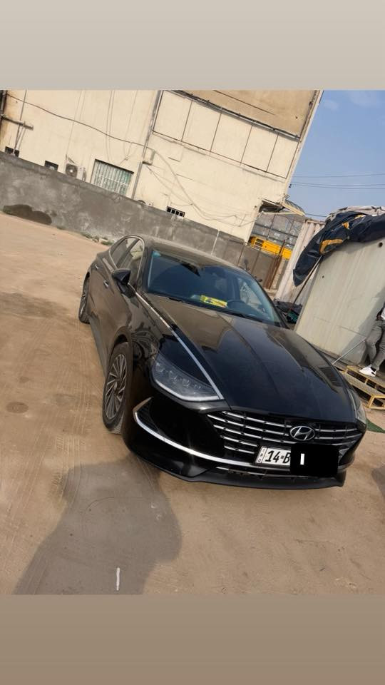 السلام عليكم
سوناتنه 2022 وارد كوري كفاله عامه 

هايبرد + بانزين 

رقم بصره تحويل ثاني يوم 

موصفات السياره فول فول ما عده تنته 

1-كشنات 4 تدفئه تبريد 

2-قياده ذاتيه 

3-تحديد مسار 

4- 4 انضمه قياده 

5-تتقدم وترجع بل بصمه 

6-مري شفط

7-ستيرن تدفئه تبريد 

8-كشن خزني ميموري 

9-برده كهربائيه خلفيه

10-كامرات 

11-حساسات امامي خلفي 

12-رادار توقف ذاتي خلفي وامامي

13_حساس خلفي فتح صندوق عند الوقوف

14-كشنات كهربائيه 

15 -سستم صوت  

16-كشنات جلد

17-لايت زنون عالي ناصي وتتحكم من الشاشه

18 -هاند بريك كهربائي

19-لايت يصعد وينزل / يتقدم جانب ايمن وايسرر

20-سبير ما نازل 

21-سياره جديده ماشيه 47

22-محرك 2400 تنفس طبيعي 

23-تخم تايررر جديد

24- حداديه جديده 
25-داته شوه 
26 -مري نقطه عمياء 
27-لد ابواب ودشبرل مخفي تغيل الاوان من الشاشه

جديده بمعني الكلمه بمعنى الكلمه

مكاني: بصره المعقل 

الاستفسار : عله الرقم :***********
