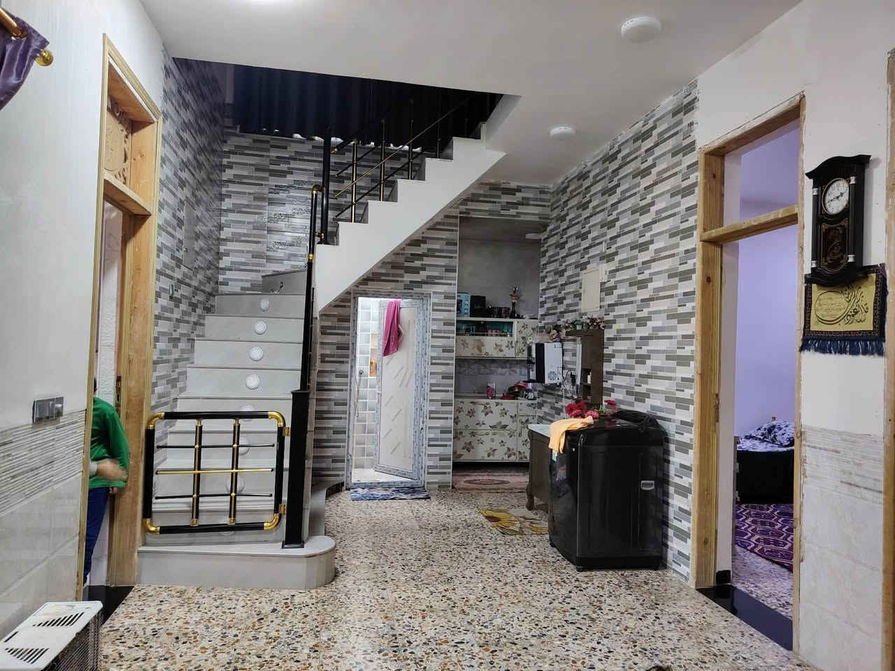 دار للبيع طابو زراعي تحويل مباشر مساحة 200م تبليط بالباب عنوان حي النصر يتكون من غرفتين نوم واستقبال وهول ومطبخ وصحيات بناء حديث السعر 135و بي مجال للاستفسار الاتصال ***********
***********
