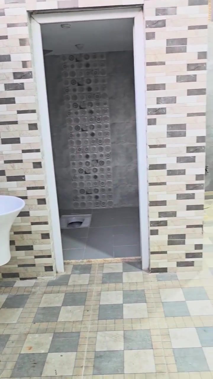 بيت ١٦٠ متر للبيع ( زين القوس _شارع الكفاح _المربع الذهبي _ منطقة ال٣٠٠) 
البيت طابقين 
الطابق الاول ( غرفة نوم + مطبخ + صاله + استقبال + صحيات داخليه وخارجيه ) 
الطابق الثاني( يحتوي على ٣ ثلاث غرف نوم كل غرفه داخلها صحيات وحمام يعني كل غرفة سويت + صاله ) بيتونه جبيره نقص فقط ستارة وشتايكر 
البيت بناء ٢٠٢٢ بناء نضيف جديد


**إذا كنت صاحب هذا الإعلان وتريد حذفه لأي سبب، رجاءا أرسل رسالة إلى الدعم الفني**