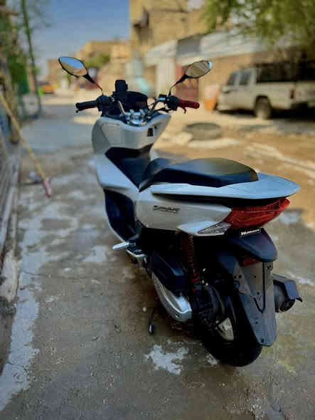 السلام عليكم دراجة pcx الجيل الثاني مكينة 150 للبيع

• مكفوله كفاله عامه 

• دراجة نظيفة عدا الكفرات بيها خدوش خفيفة

• كهربائيات شغاله ١٠٠٪

• حساس ازدحام + دبل اشارة + حساس استاند + جهاز انذار

• السعر : 1500 وبيها مجال بسيط

• مكاني : بغداد الشعلة

• رقمي : *********** ( واتساب فقط )
