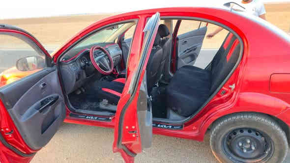 كيا ريو للبيع موديل 2012 محرك 16 جديد  بسمي شرط الوكالة والتحويل  بدون ضرر بدون دواخل بيها صبق مكانات مال تقحيل شرط  سيارة احله من الصورة 
مده  قصد ما ابيع السعر 88 وبيها مجال
***********
***********
