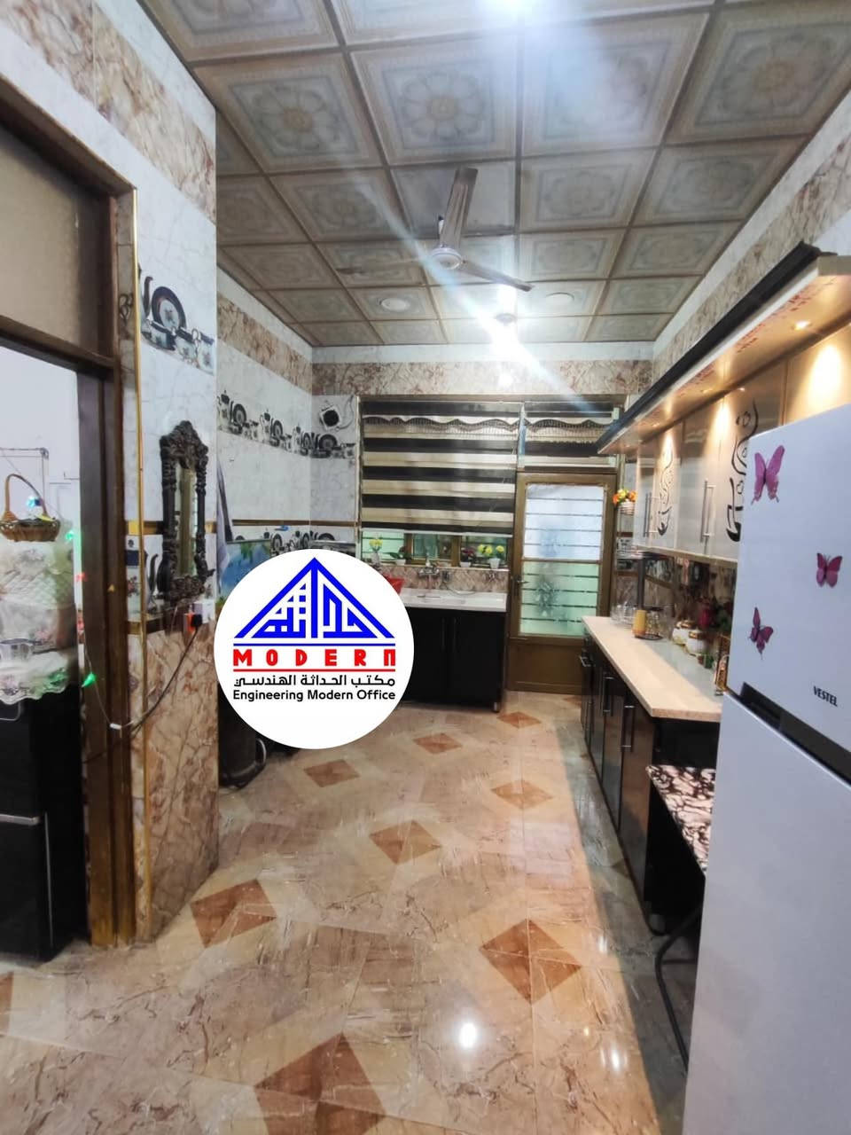 لبيع بيت   حي الدوانم المعمل قرب شارع المكاتب 
طابقين المساحه 160 متر 
البيت 4 غرف نوم صالة استقبال مطبخ صحيات كراج 
للاستفسار او مراسلة ***********
