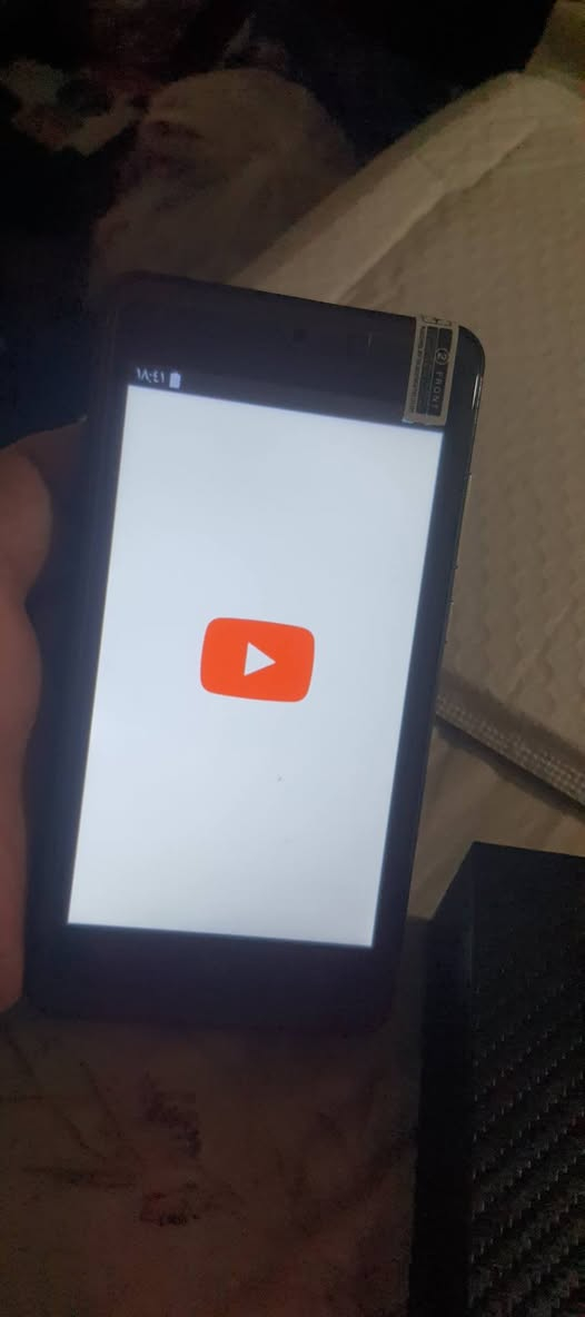 ٦ قطع موبايل صيني مال امزون طلعت ويه البضاعة ابيعه كلهن شلع بسعر ٧٥ الف الي يريدهن يتواصل على الرقم *********** واتساب
