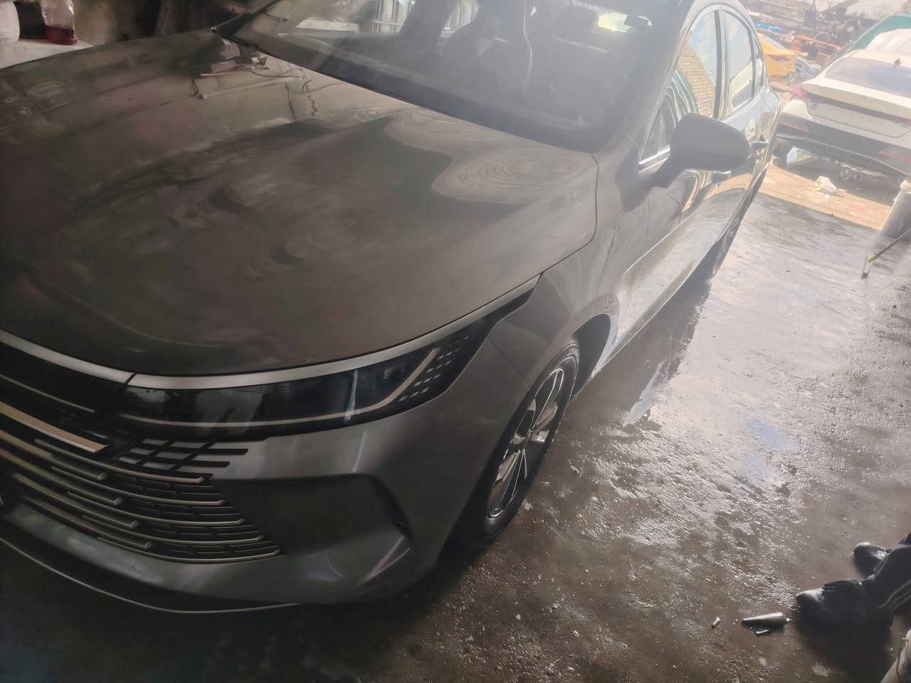 السلام عليكم بي واي دي دستروير ماشية ٢٩ الف بيهة رصعة باب الخلفي رصعة جاملغ امامي مصلحة دحجة بداية البنيد المايعرف شنو فرق الدستروير عن كن بلاس و
سيل5 هاي تجي كير ماوس حساس اطارات كشنات سبورت شاشة كبيرة قلابة عارضهة ١٧ و ٣٥٠  قفل نهايتهة بدون عملة عنواني بغداد البلديات ***********
