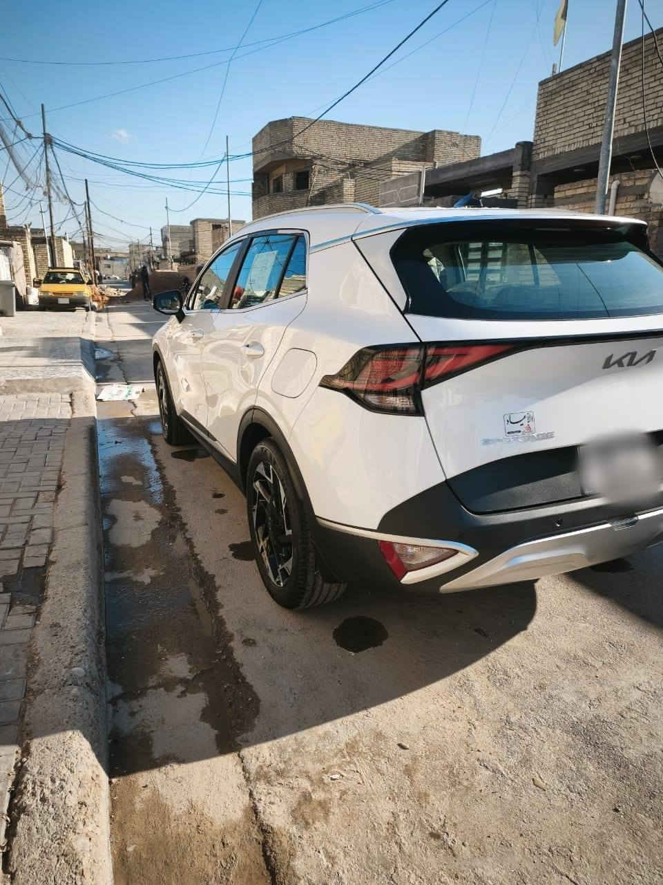 سلام عليكم ورحمه الله وبركاته سياره سبورتج موديل 2025 وارد خليجي على وضع الشركه السياره رقم بغداد باسمي صندوق كهرباء الكشنات كهرباء نص فول   تدفئة بلكشنات وبلستيرن السياره بيهه بصمتين تشغيل عن بعد مكينه 2000 ماشيه 4200 مكاني بغداد العبيدي شهداء الثالثة سعر 248 وبيهه مجال رقم الهاتف ***********
