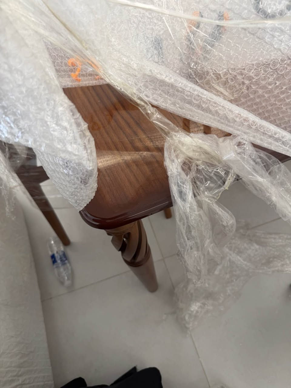 ميز طعام ٥ مقاعد
جديددد بالباكيت
للبيع
خشب بغداد, العراق


**إذا كنت صاحب هذا الإعلان وتريد حذفه لأي سبب، رجاءا أرسل رسالة إلى الدعم الفني**