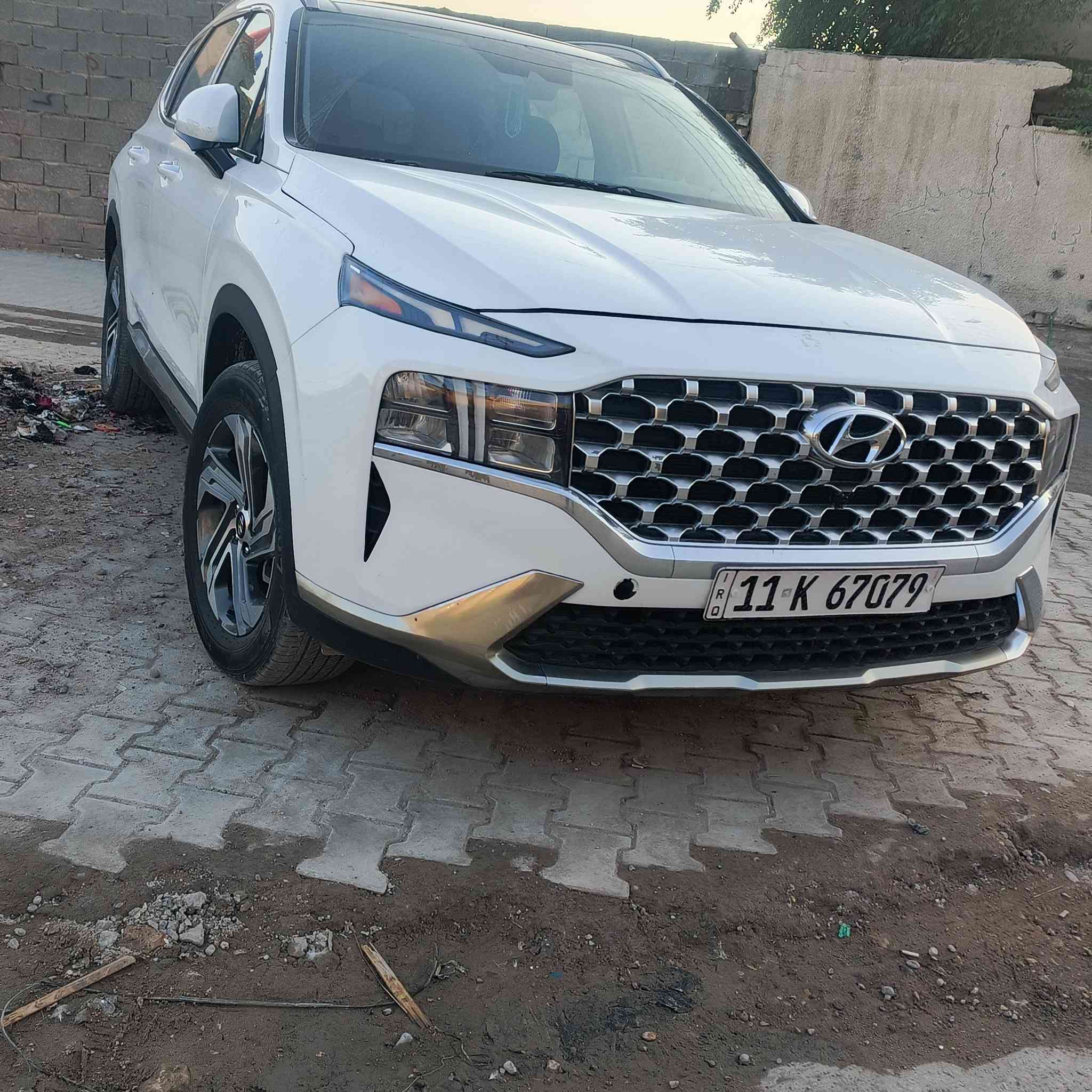 سلام عليكم ورحمة الله على جميع الاخوه المحترمين
سنتافي 2023 وارد امريكي
حادث جاملق.وباب اليمن مبدلات ابيض ومصبوغات 
توحيد لون بارد باب السايق شي قليل ول باب الوره 
السايق بارد وصبغ قليل  جملق جهت السايق نفسه معمر ومصبوغ ايرباك دشبول وبرده وكشنات بعدهن ممسويهن 
المحرك 2500 تبريد شركه بدون شواصي ولا لغد 
يم القبق البانزين بارد 
البنيد بي شبرين دعديل وصبغ 
المذكورات هذن 

فول بنرامه 

كامرات 4 
بصمه 
 بسمي السياره 
مكان بغداد 
السعر 208 بيه مجال شي قليل 
***********
