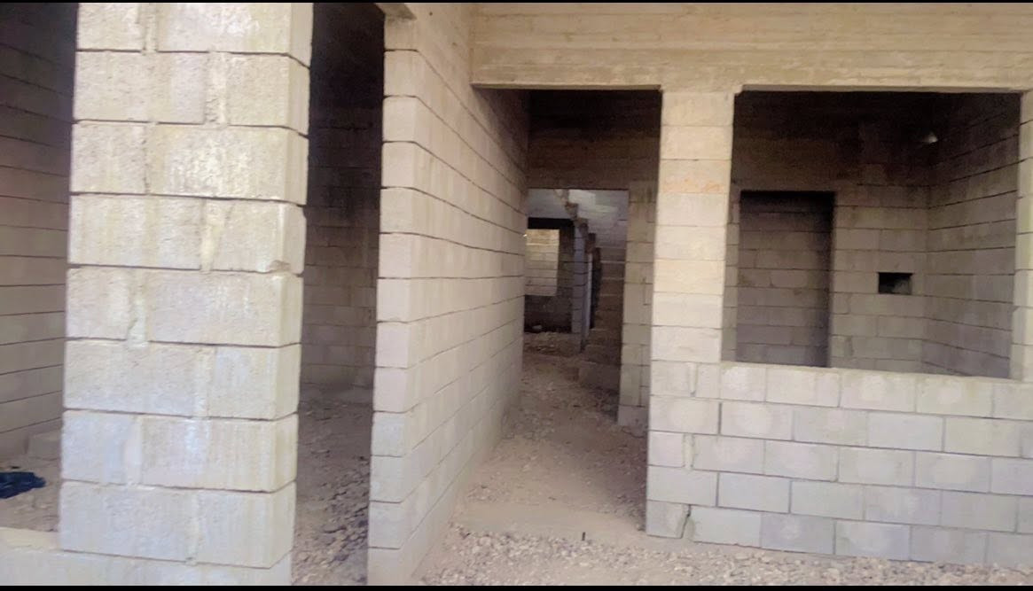 السلام عليكم  هيكل للبيع بسعر مناسب   العنوان حي الملايين الثآنيه قرب جامع موفق شيت المساحه 150 متر  واجهه 7.5 العمق 20 متر    واجهه شروق  

***********
