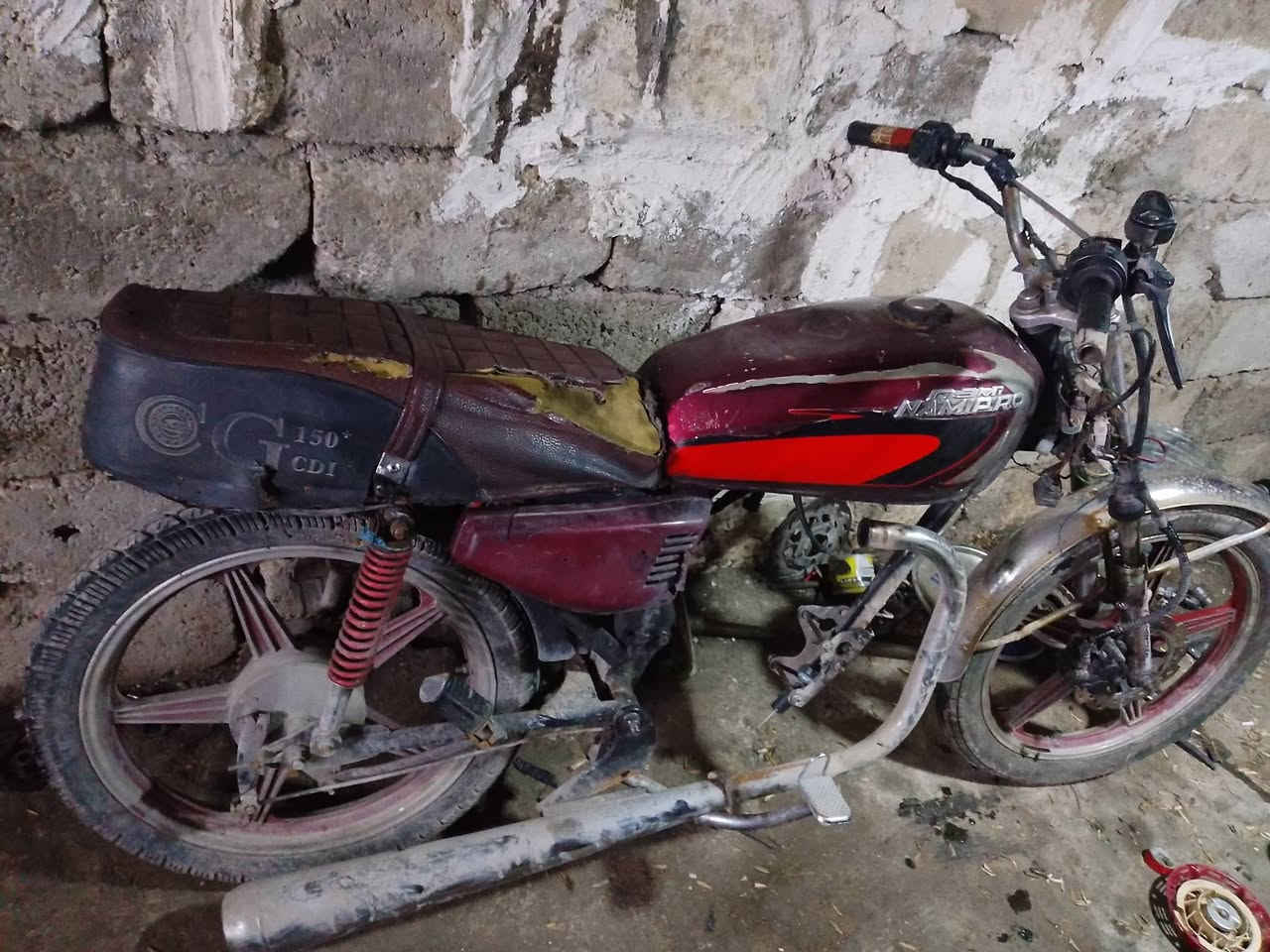 دراجه للبيع بس محرك نقص شاصي واحد وعشرين ***********
