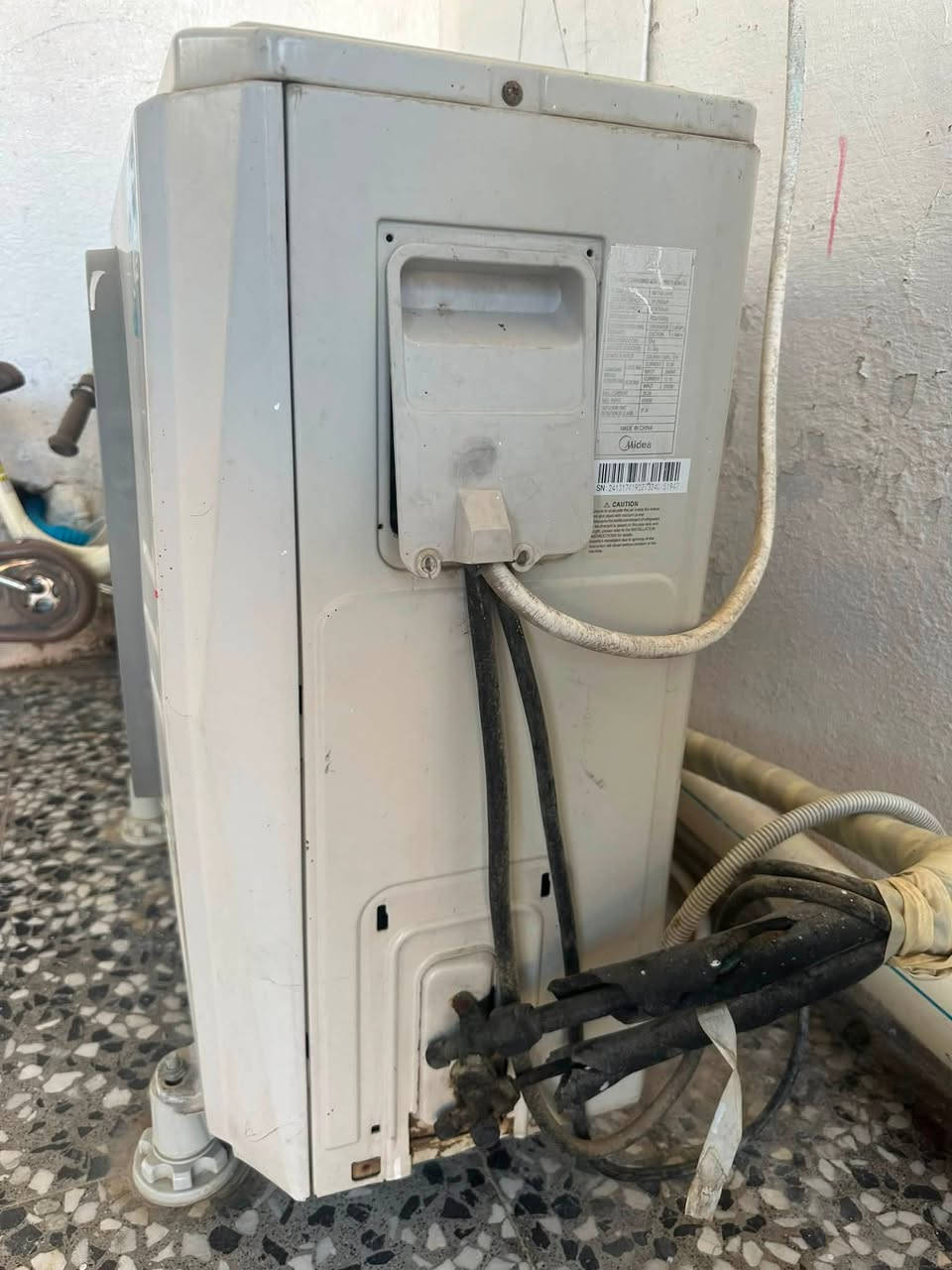 سلام عليكم عندي سبلت طنين تبريد ثلج ❄️ يخبل والله شرط الفحص جيب وياك مصلح وتعال ثنينهن كاملات غسل و غاز من كلشي نضيفات و مكيف همين نضيف وتبريد  🧊 مكاني بغداد جسر ديالى سعر المكيف 150 وبي مجال و السبلت 275 وبي مجال تعال وشلع عيوني♥️🌷 رقم الهاتف ***********
