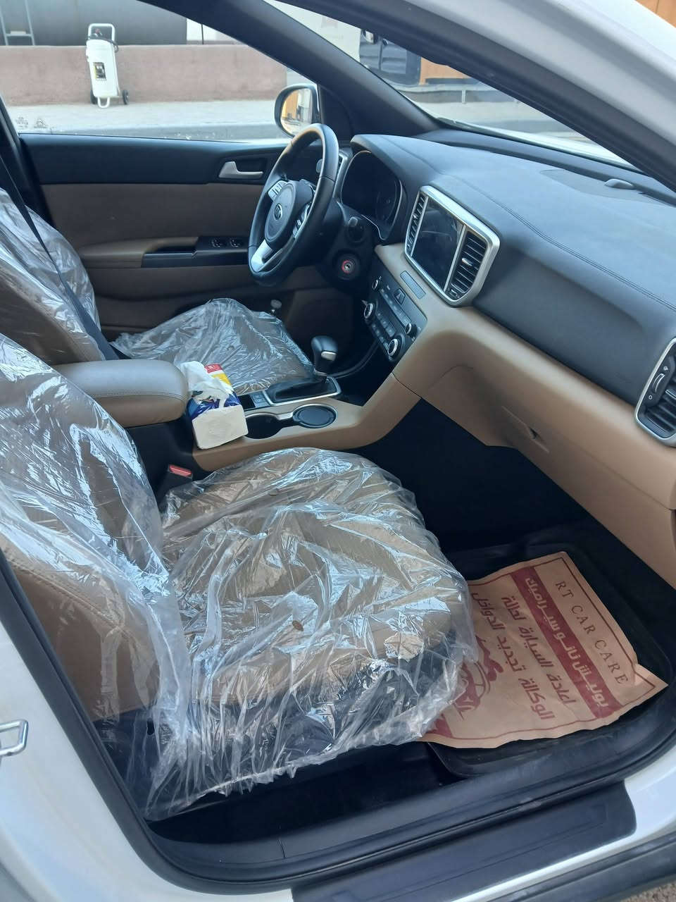 سبورتج ٢٠٢١ الشركه الدوليه ماشيه ٦٥٠٠٠ كم علا وضع الشركه مواصفات معروفه شاشة وحساس ومري شفط وغيرها للاستفسار واتساب *********** والسعر٢١٥ ورقه والشراي يتصل ومكاني بغداد الشعب وغير متواجد عالفيس تحياتي
