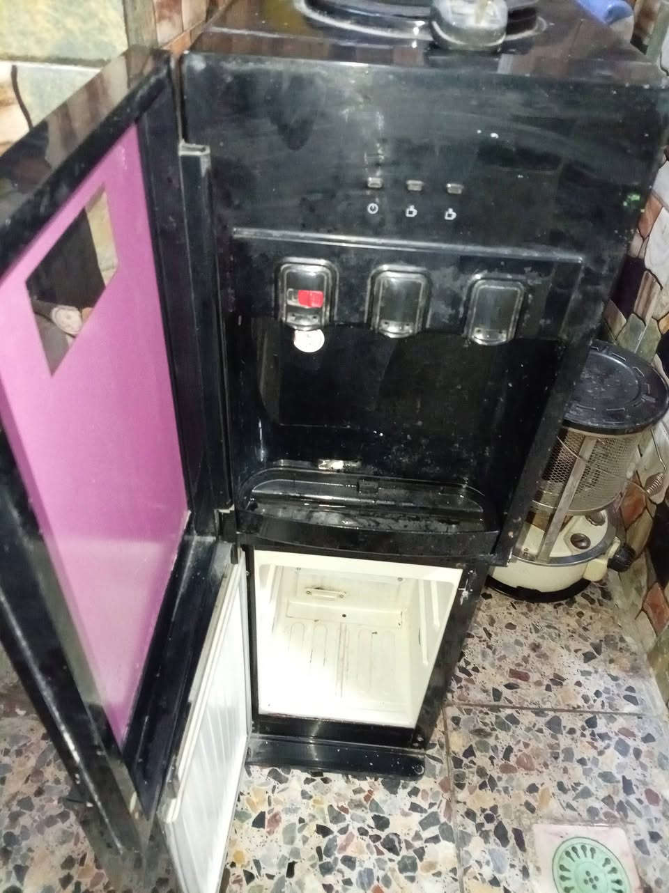 ثنين براد غساله كاونتر بلا سنك مدينه الصدر شراي يراسلني خاص كله نضيفه جداً


**إذا كنت صاحب هذا الإعلان وتريد حذفه لأي سبب، رجاءا أرسل رسالة إلى الدعم الفني**