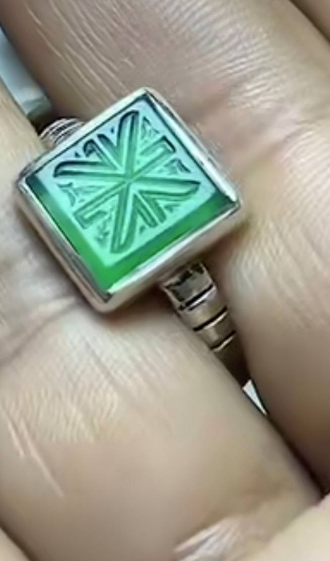 للبيع شلع بيهن داير ذهب وبيهن تحف المال للبيع شلعة وحده ***********
مكاني بصرة
