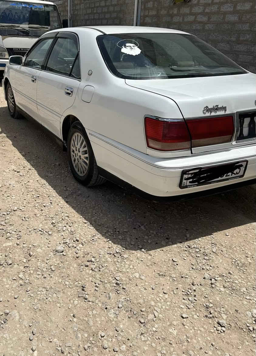 سلام عليكم ملكه كراون  رقم بغداد انكليزي  باسمي شرط لمداور سياره كصتين السنويه ل2030 سياره اربع دكم تبريد قطعتين وثلاجه التبريد شغال ثلج  ستيرن كهرباء ورابع كشنات كهرباء عداد الكتروني  طخم تاير جوه صدر جديد  صارله شهر مكينه ديفور جبير شرط متنقص شاصي 75 سعره 102وبيه مجال 
***********
