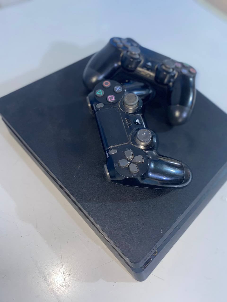 السلام عليكم
بلي فور سلم مهكر نضام 11.2 نص تيرا نوع التهكير قرص مكفول كفاله عامه مامفتوح لوك ستيكر
بي 6 العاب ومن ضمنهن فيفا 26 وبيس 21
جوستكات وحده اصلي وحده تجاري
العنوان بابل_الهاشميه
السعر 260 وبي مجال🤑


**إذا كنت صاحب هذا الإعلان وتريد حذفه لأي سبب، رجاءا أرسل رسالة إلى الدعم الفني**