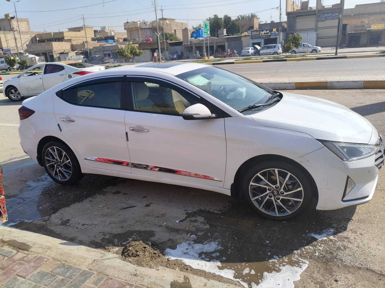 السلام عليكم النترا 2020 خليجي فول 1/1 مكفولة كفالة عامة من الضربة والصبغ ماعدا تكحيل قليل موضح بالصور مواصفات
فتحة
شاشة كبيرة
اربع انضمة قيادة
مري شفط
حساس امامي +خلفي
كامرة أمامية +كامرة خلفية 
إشارة ترحيب
صندوق ذكي
السيارة جديدة مطلوبة للمصرف اربع ملايين صاحبة موظفة استقطاع مباشر بعد اربع اشهر لو خمسة اصير حرة سعر السيارة 158 ورقة وبيها مجال قليل مكان السيارة كربلاء اتصال على *********** غير متواجد على الفيس
