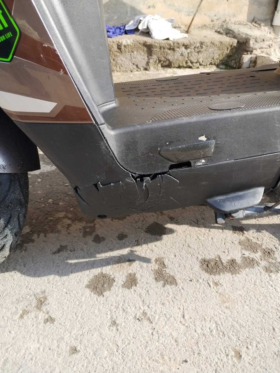 السلام عليكم  ماطور نوع 318 للبيع
1 البطاريات شرط الفحص اذا مو جدد مرجوع 6بطاريات 
2 نضام الرجوع للخلف R
3 مثبت سرعه ااسرعه الحقيقيه 70 يقره بل شاشه 90
4 بريك امامي خلفي دسك دهن 
5 دبل بصمه او سويچ  تشغيل عن بعد 
6 هورن +لايت عالي ناصي زنون +اشاير كلو شغال او شرط 
فقط ناقصو طفاريه او الودسه مفطره 
السعر من لاخير قفل 500 قفل قفل 
اي استفسار رقمي بي واتساب 
*********** 
مكاني موصل جانب لايسر
