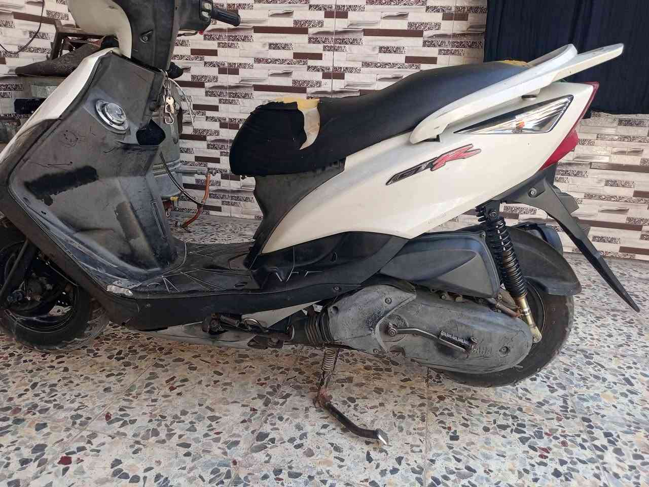دراجه ثعلب ب 450 وبيها مجال العنوان مدينه الصدر قطاع 29 ***********2

