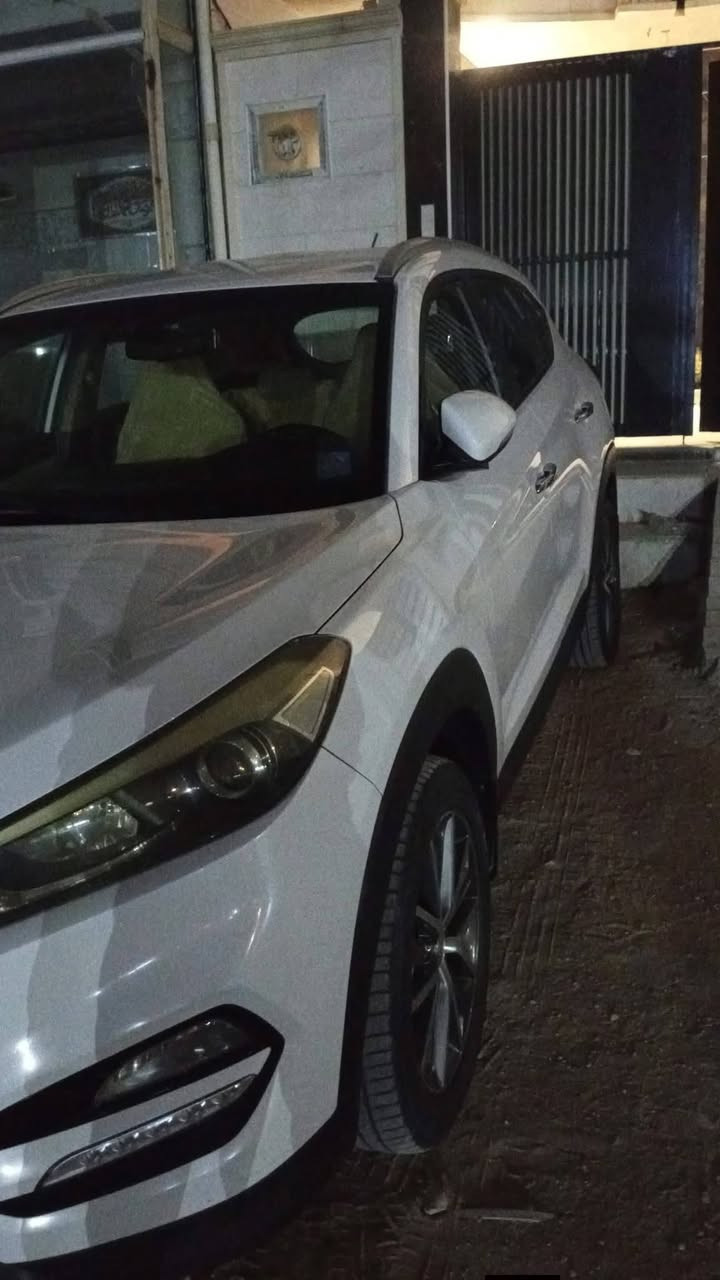 توسان 2017 بدون حادث للبيع نقد اوقسط بشرط المقدمة لاتقل عن 5 ورقة للاستفسار مراسلتي خاص***********
