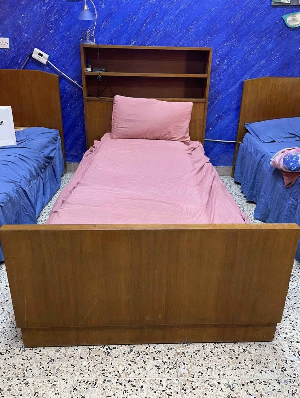 السلام عليكم عندي هاي الجرباية للبيع خشب اصلي


**إذا كنت صاحب هذا الإعلان وتريد حذفه لأي سبب، رجاءا أرسل رسالة إلى الدعم الفني**