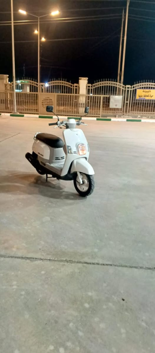 مــرحـبــاً
ماكس بوليس 

مديل 2007

دراجه بلاديه ربمه ما صالها هواي من طالعه من لوكيل

دراجه شلعه ومعدل قويه لدراجه نضافه 100/100 

السعر 1250 وبي مجال

بيع بدون هورنات  

دراجه كلشي بيها بلاد وين ما تريد افحص لدراجه  

مكلف بلنشر للأستفسار +964 777 244 0659

0777 244 0659
