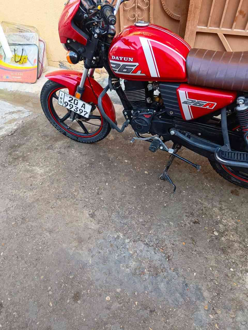 دايوان موديل 23 رقم ديالى انكليزي ماشيه 15 الف دراجه نضافه فول مكفوله من الشخط مكاني ديالى بعقوبه خرنابات ***********
