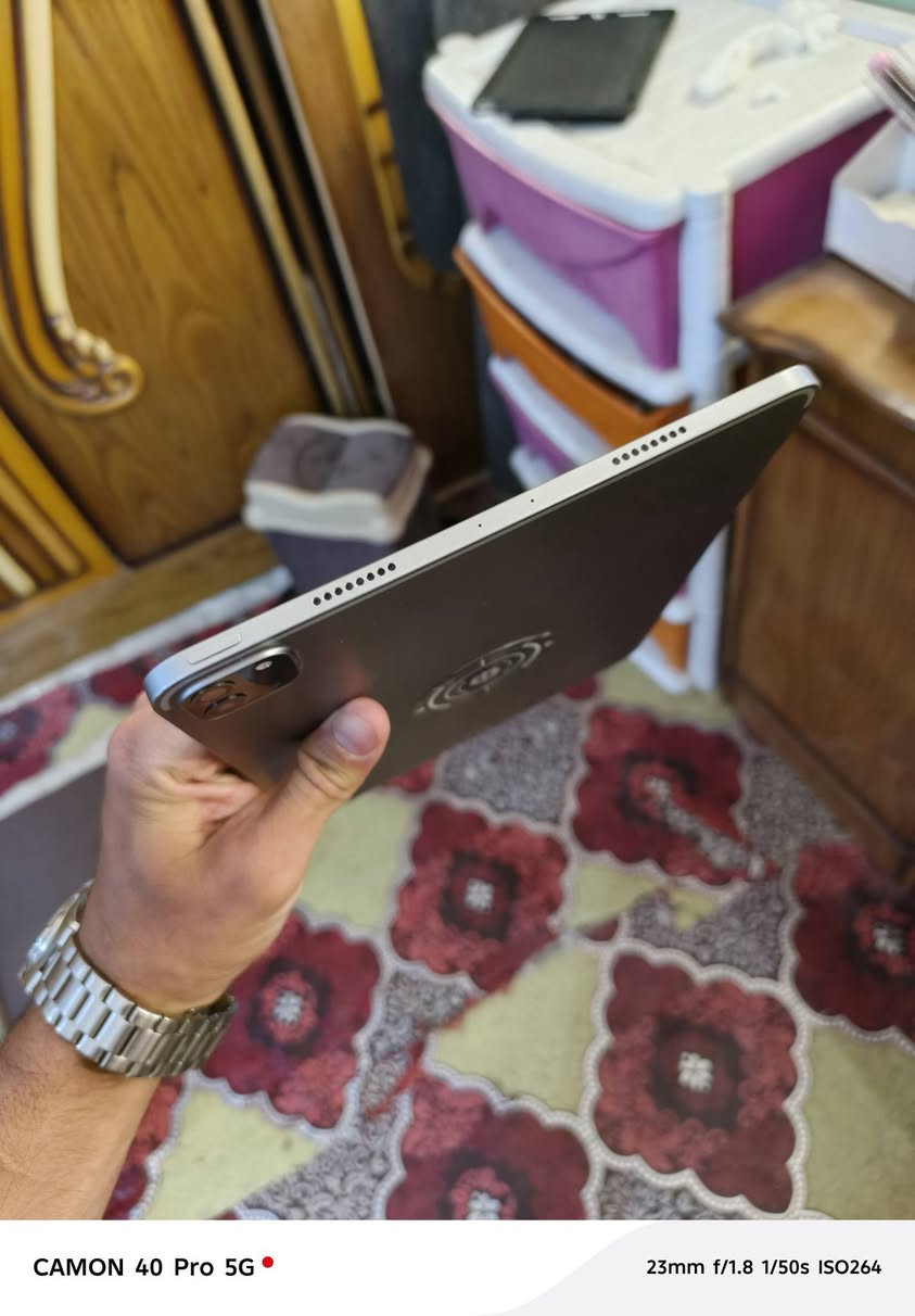 للبيع: iPad Pro 11-inch (الجيل الرابع) 🚀
​نوع الجهاز: iPad Pro (11 بوصة) - الجيل الرابع (النسخة الأحدث بمعالج الـ M2 الخارق).
​المعالج: Apple M2 chip (أداء فائق للالعاب الثقيلة مثل ببجي، والمونتاج والدراسة).
​الذاكرة والتخزين: 128 جيجابايت.
​الاتصال: يدعم Wi-Fi 6E (تصفح وسرعة تحميل فائقة).
​حالة الجهاز: نظيف جداً وأخو الجديد (استخدام حشيم).
​الميزات الإضافية: شاشة Liquid Retina بتردد 120Hz (ProMotion) لسلاسة تامة، كاميرات احترافية مع مستشعر LiDAR، وبطارية ممتازة تدوم طوال اليوم.
​ملاحظة: الجهاز خالي من أي عيوب أو تصليح، وجاهز للاستخدام مباشرة. سعره 750 بي مجال قليل حك الجيه مكاني عسكري كبل رقم ***********
