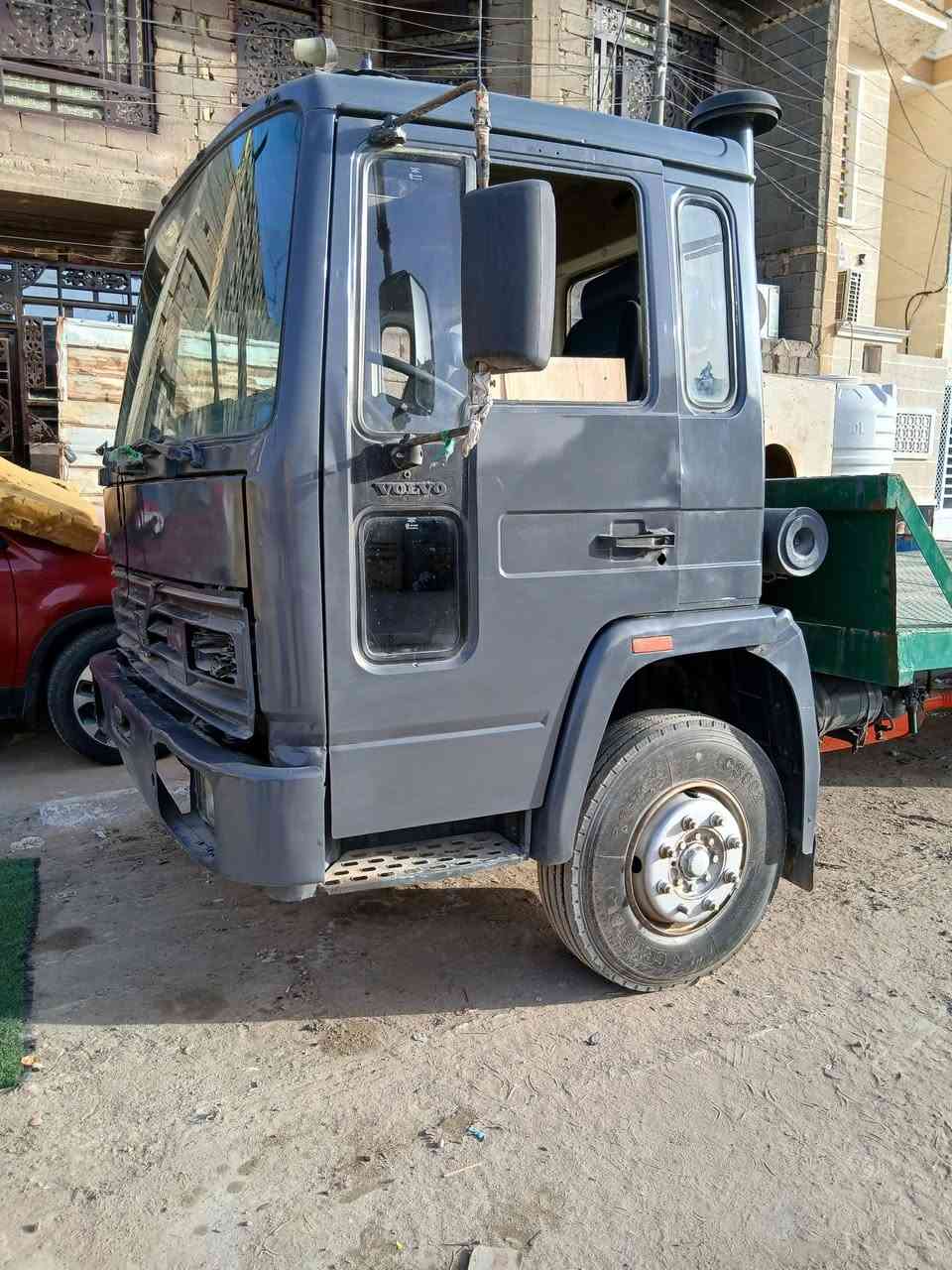 السلام عليكم لوري فولفو موديل 91 للبيع
سطحيه نظيفه اتصل على هذا الرقم***********
