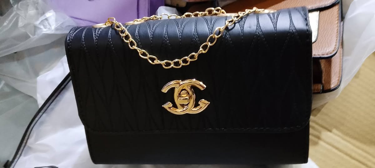 توفر حقيبه نسائي جلد طبيعي ماركة لوفيتو وشي أن


**إذا كنت صاحب هذا الإعلان وتريد حذفه لأي سبب، رجاءا أرسل رسالة إلى الدعم الفني**