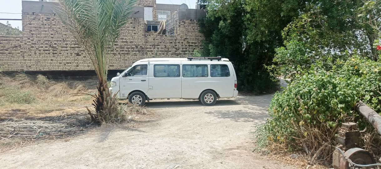 سلام عليكم سياره البيع ١٤راكب موديل 2005 محرك مسكر كير اكسل مكفول رقم بصره الماني سنويه 27 اربع شواصي كفاله دوشمه جديده الاستفسار ***********
