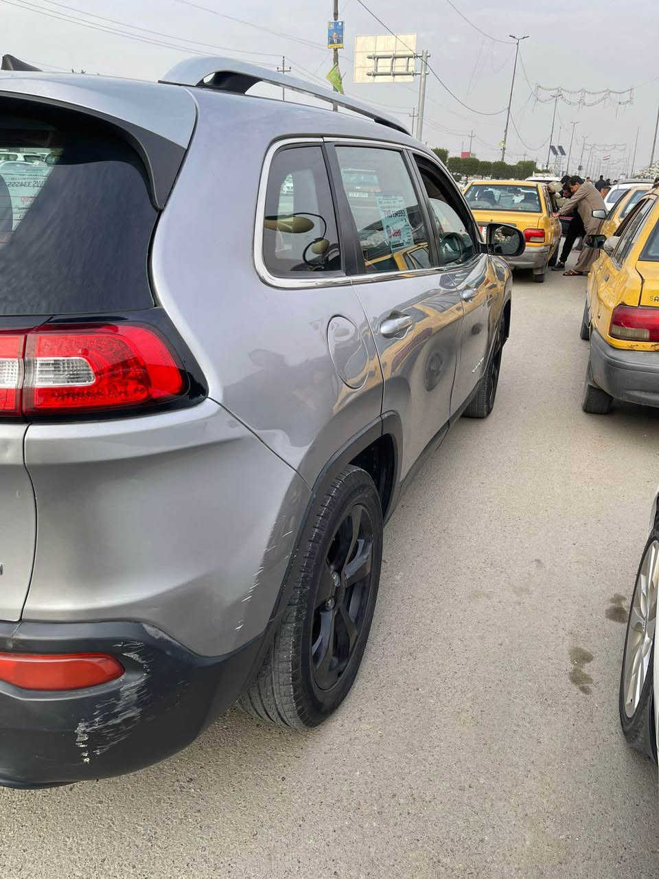 جيب 2017 سعر البيع ١١٠ بغداد حي اور 3 قطع نص البنيد جاملغ الخلفي باب لسايق بي رش صبغ رقم اربيل سنويه هزه جديده السياره با اسمي 
*********** بغداد, العراق
