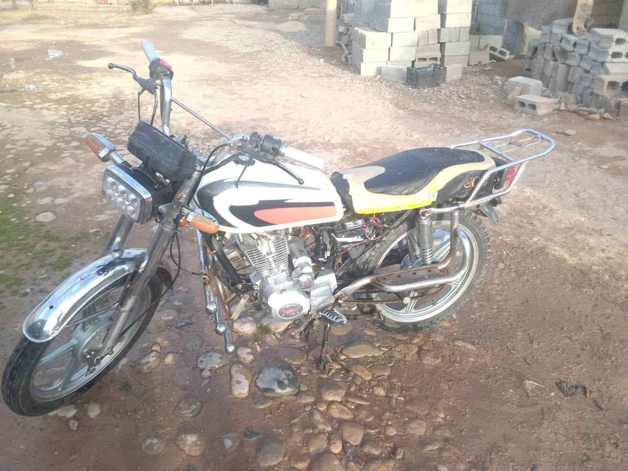 ماطور جني ابو الكله موديل 18محرك نضيف كهربائيات شغاله سلف شغال وياله انضاف السعر 300وبيه مجال مكاني الحويجه داخل لتصال ***********
