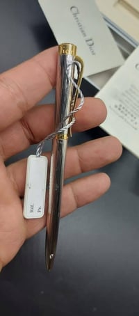 قلم ديور • تصميم معدني • لمسات ذهبية