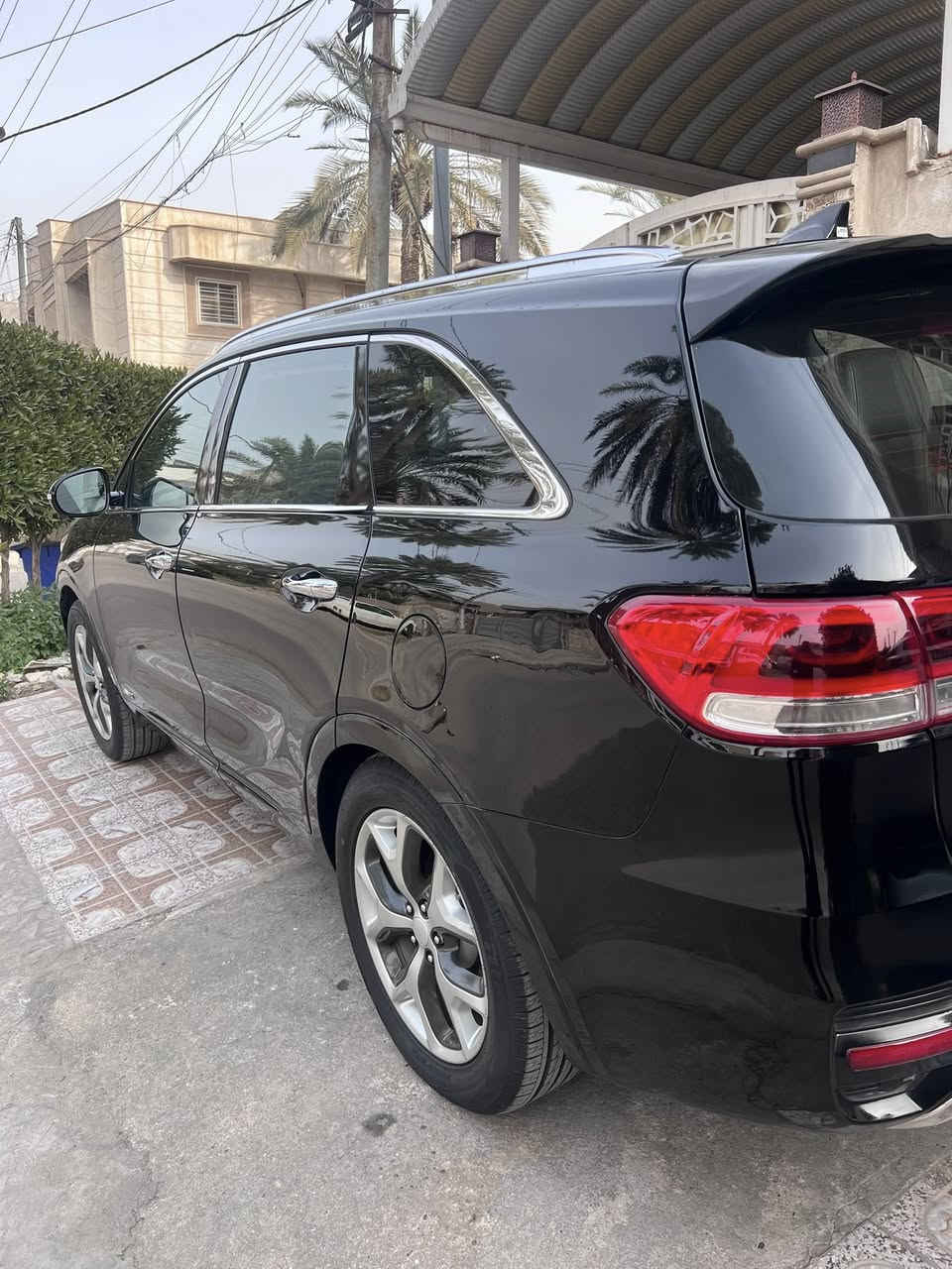 السلام عليكم سورنتوا 2016 sx v6
وارد امريكي 6 سلندر حادث بسيط السياره ليبل واحد عدا الجاملغ السائق امبدل ومصبوغ السياره مكفوله من الشاصي ولغد والمحرك والكير صور الحادث والسونار بالمنشور
مواصفات السياره فول للاخير  ميحتاج احجي بالمواصفات sx بيه بارد بالجاملغ الخلفي السياره جديده جدا سعر  193 ورقه وبيه مجال حق الجيه السياره رقم بغداد باسمي تحويل ثاني يوم مكان السياره حي العدل 
الشراي يتصل ***********
