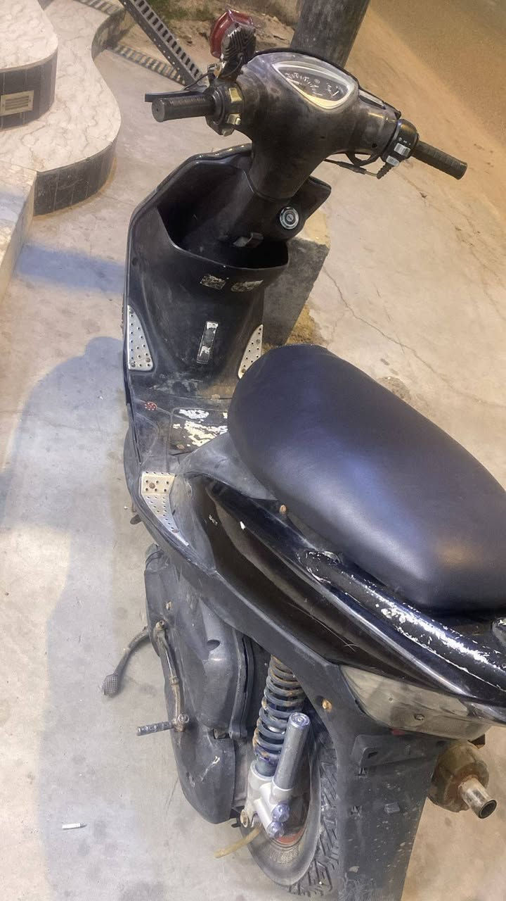 السلام عليكم للبيع ماكس عدله مكينه 49 بلاد مفتوحه مره وحده بس بستم حلو ما ناقصه شي كهربائياته كله شغاله سلف هندر كله يشتغل كفراته كامله ما بيهن نقص سعر دراجه 500 بيه مجال قليل مكان بصره ابو الخصيب


**إذا كنت صاحب هذا الإعلان وتريد حذفه لأي سبب، رجاءا أرسل رسالة إلى الدعم الفني**