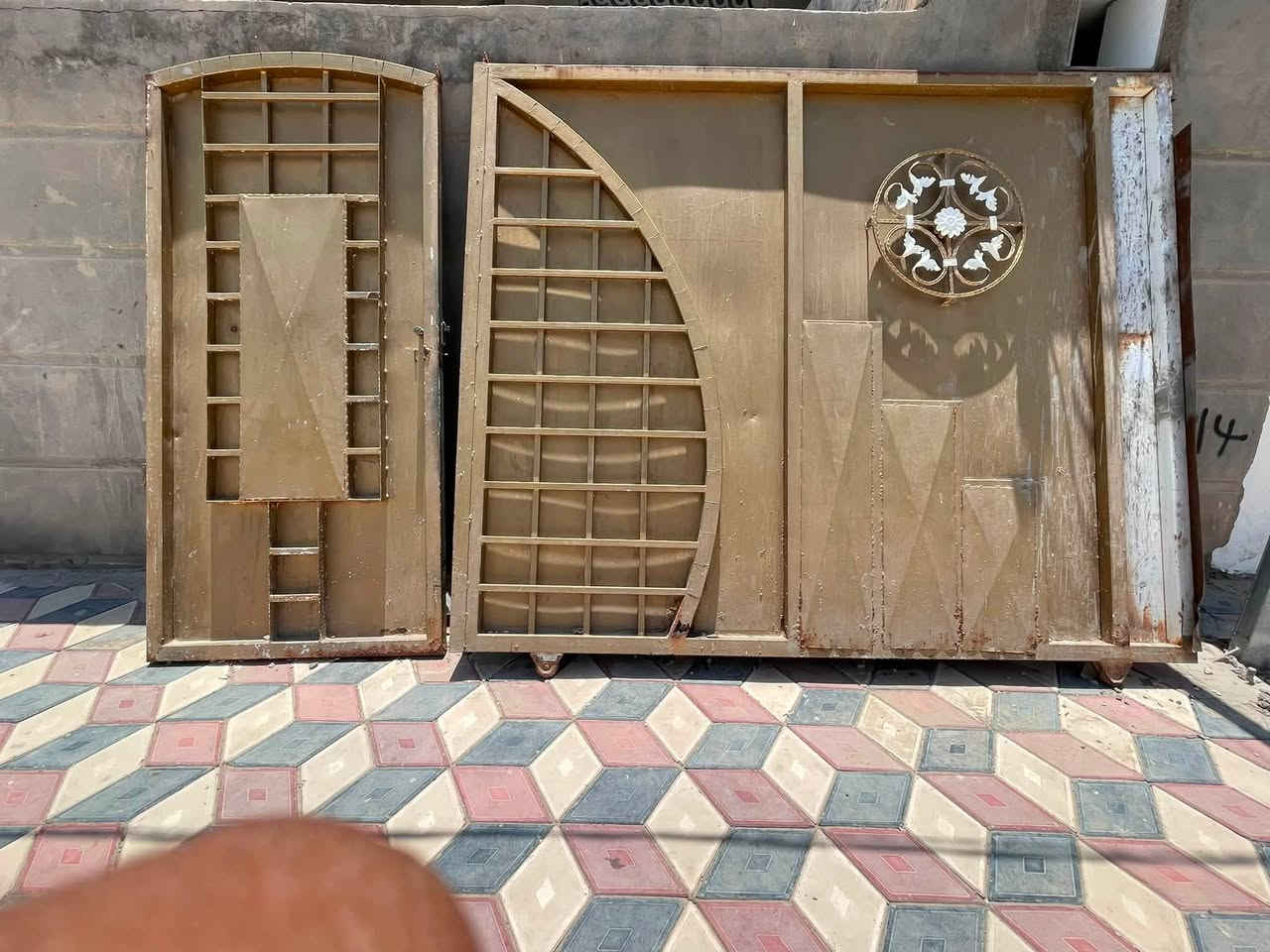 سلام عليكم  
باب للبيع كامل  سعر خاص


**إذا كنت صاحب هذا الإعلان وتريد حذفه لأي سبب، رجاءا أرسل رسالة إلى الدعم الفني**