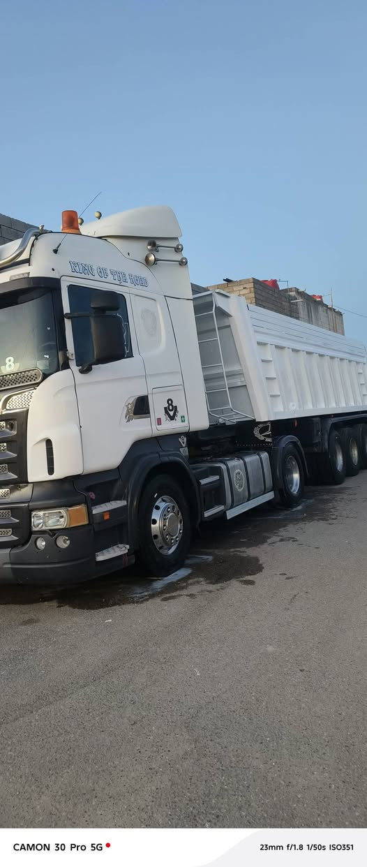 سلام عليكم 
‏سكانيه 2009 مكينه حجم R500 رقم بصره سنويه ما منتهيه سياره بأسمي عربانه دار قصاب عربانه وراس تخم تاير جاهزة العمل مكاني بصره الرقم ***********
