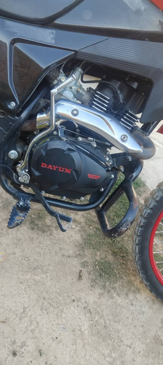 دراجه قفاز ما مشتغل دلفري جبتها استعمال شخصي نضيفه دراجه محور دايوان محرك يعني المحرك بل جيس نضافه فول نقص بس اشاير لا اكثر  مكاني بغداد مشتل *********** بغداد, العراق
